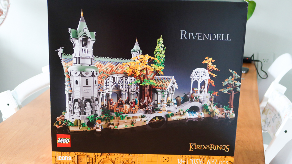 Unboxing Lego Icons The Lord of the Rings Rivendell set #10316 © bettylovesbricks.com