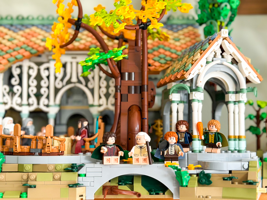 LEGO_Lord_of_the_Rings_Rivendell_closeup 1_IMG_6091