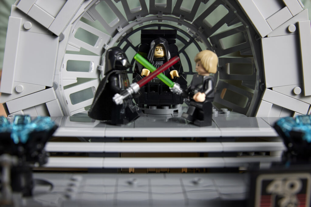 75352_LEGO Star Wars Emporer's Throne Room _05.jpg 75352_LEGO Star Wars Emporer's Throne Room _06.jpg 75352_LEGO Star Wars Emporer's Throne Room _07.jpg 75352_LEGO Star Wars Emporer's Throne Room _11.jpg