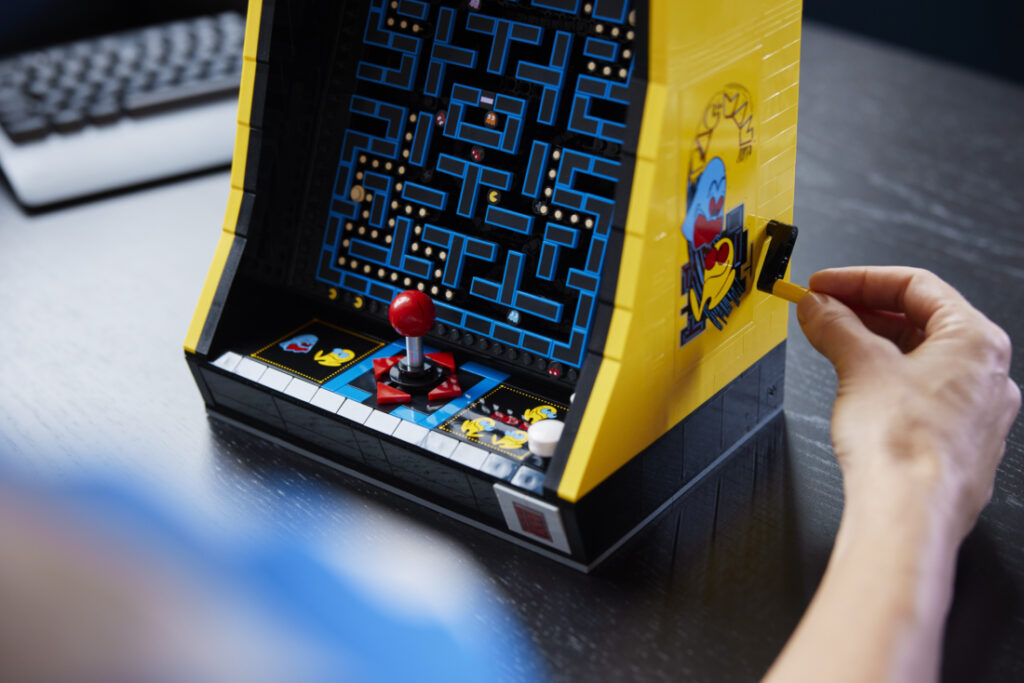 LEGO Icons Pac-man Arcade Set #10323