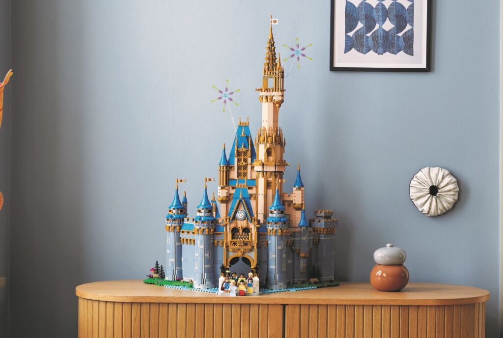 43222 LEGO Disney Castle set details