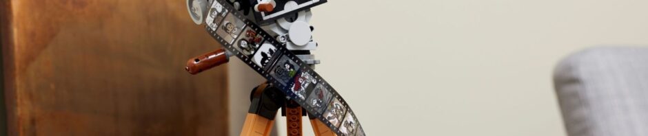 LEGO Walt Disney Tribute Camera #43230