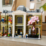 10326 LEGO Modular Natural History Museum set