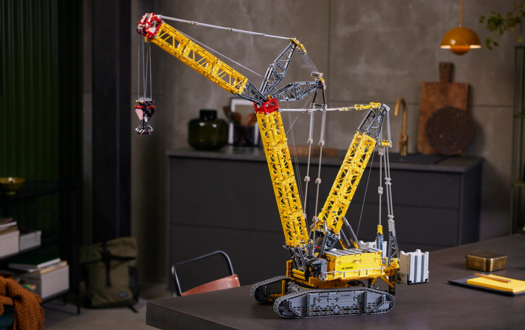 LEGO Technic Liebherr Crawler Crane LR 13000 set #42146 (2023)