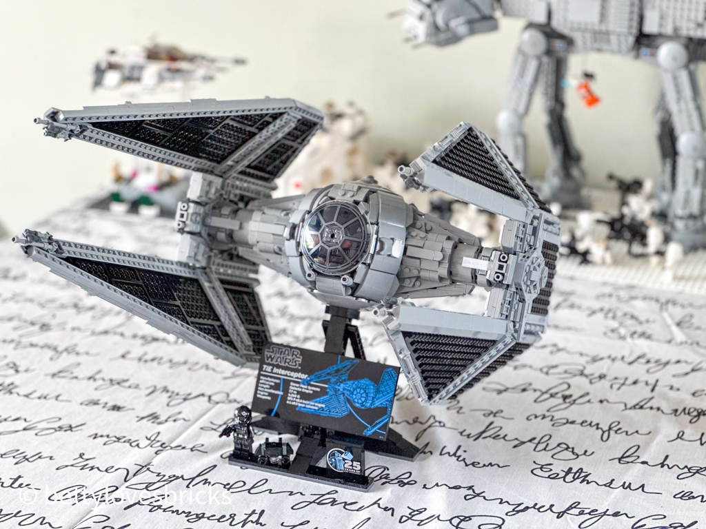 Review: LEGO Star Wars TIE Interceptor set #75382