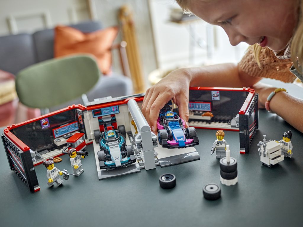 60444 LEGO City F1® Garage & Mercedes-AMG & Alpine Cars