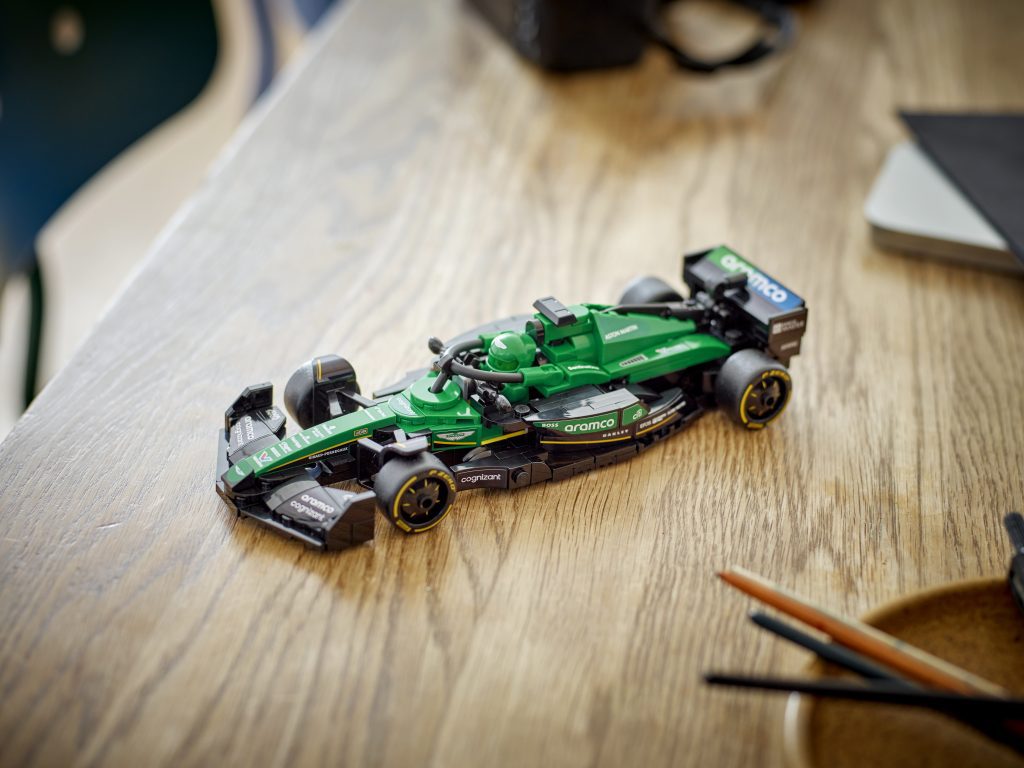 77245 LEGO Speed Champions Aston Martin Aramco F1® AMR24 Race Car